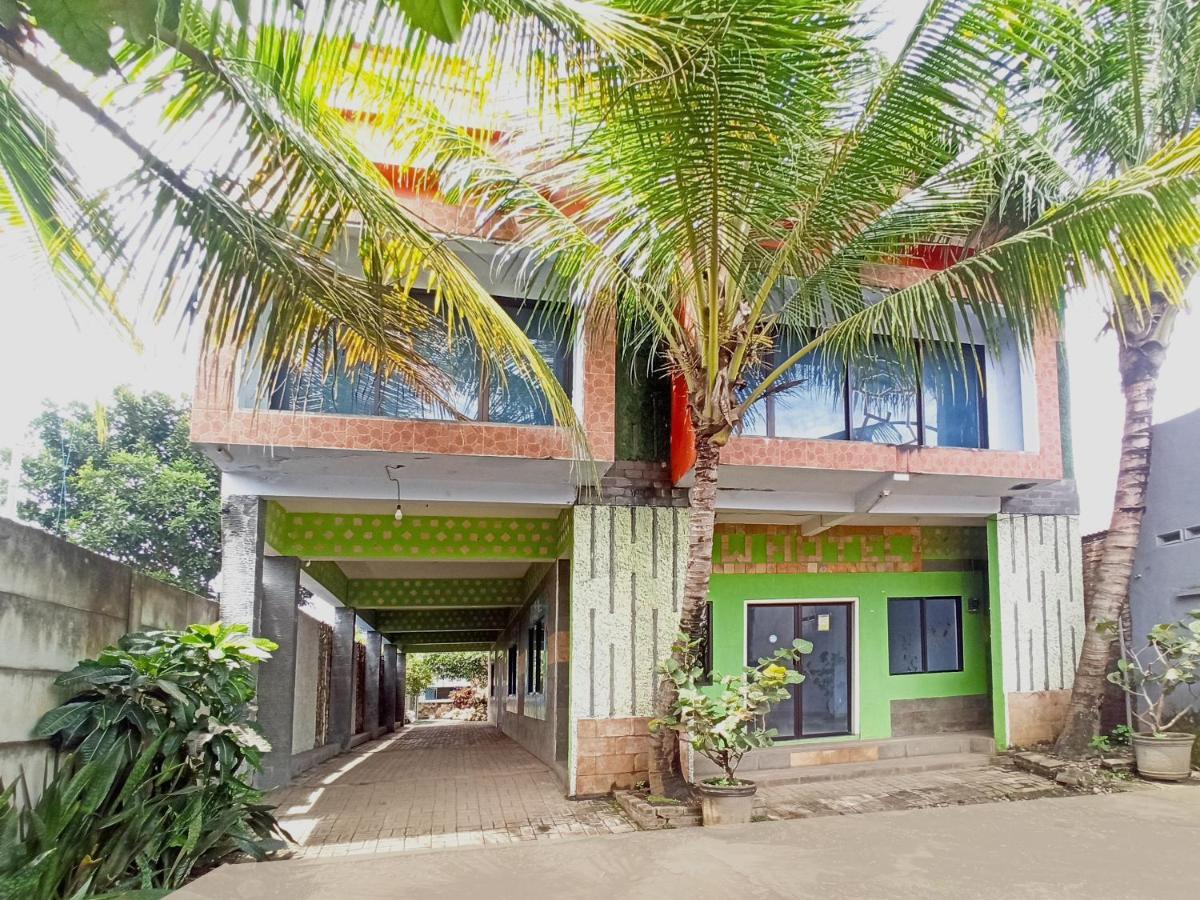 Oyo 90093 Dw Hotel 玛琅 外观 照片