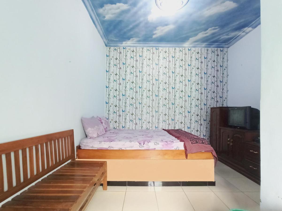 Oyo 90093 Dw Hotel 玛琅 外观 照片